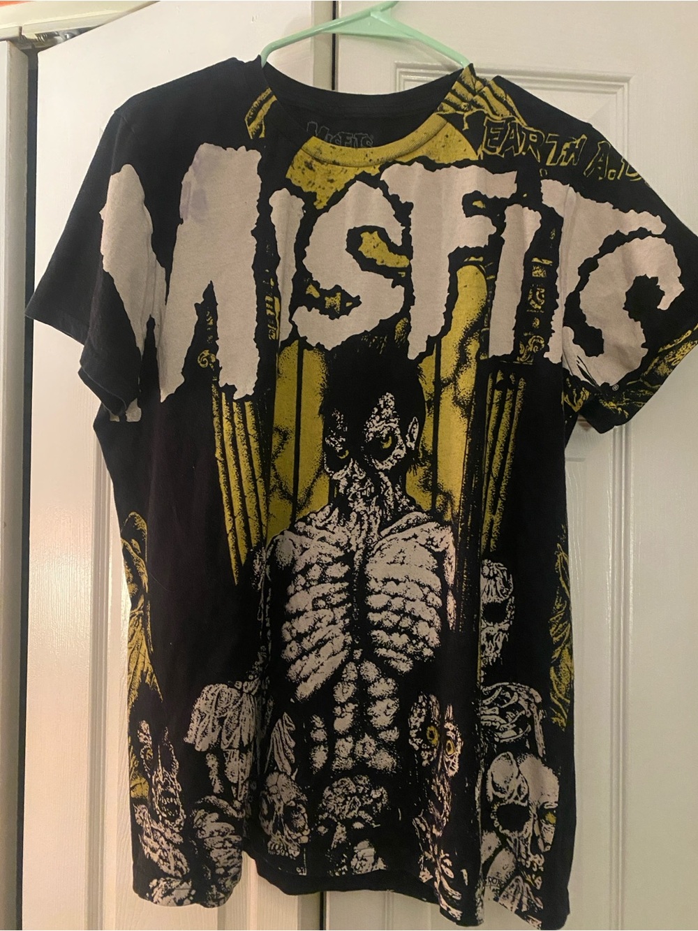 NWOT! 🤘🏼Misfits Graphic Short Sleeve Tee - Black/Yellow- M size XL 🤘🏼